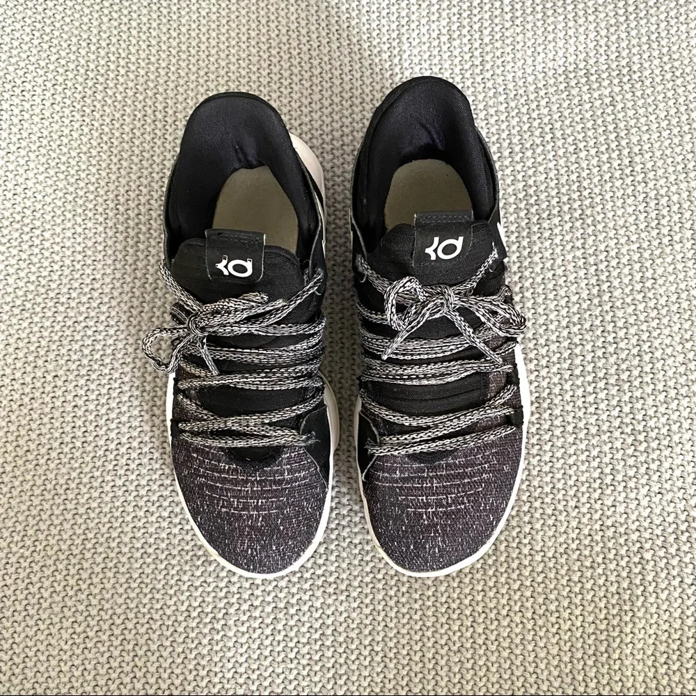 Nike Zoom KD 10 Kevin Durant Oreo GS 5.5Y / 7W activewear